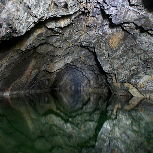 Mine de pierre à ciment