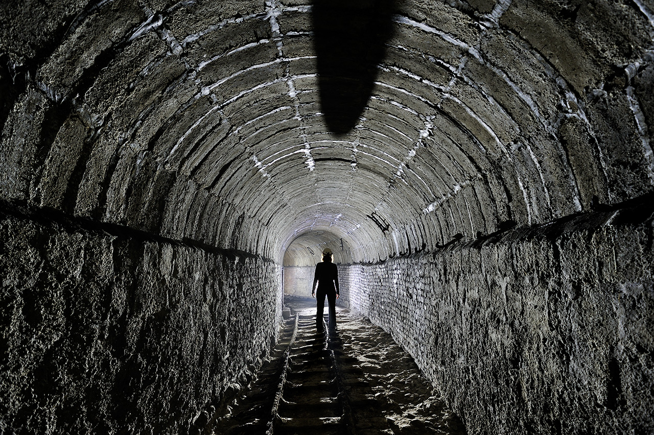 Tunnel rails