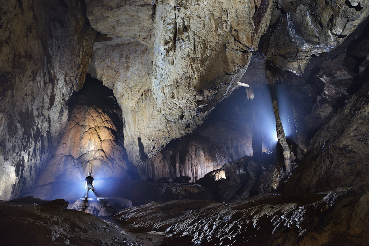 Tham Pa To 2 - coulée de calcite sous la galerie du lac