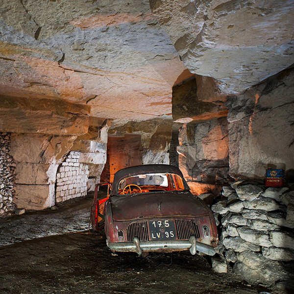 Véhicules abandonnés dans les anciennes mines et carrières.